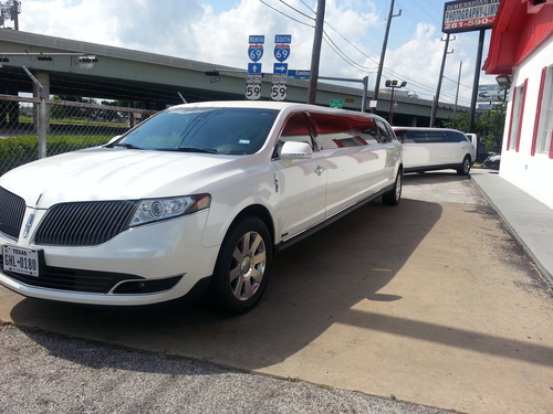 Limo Rentals |  Party Bus Service | Limo Rentals for Weddings | Bachelor Party Limo | Woodlands Texas
