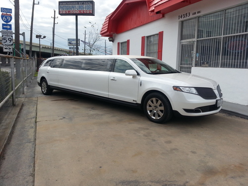 Limo Rentals | Party Bus Service | Wedding Limo | Woodlands Texas
